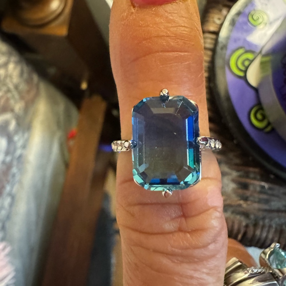 Elegant Blue Gemstone Ring